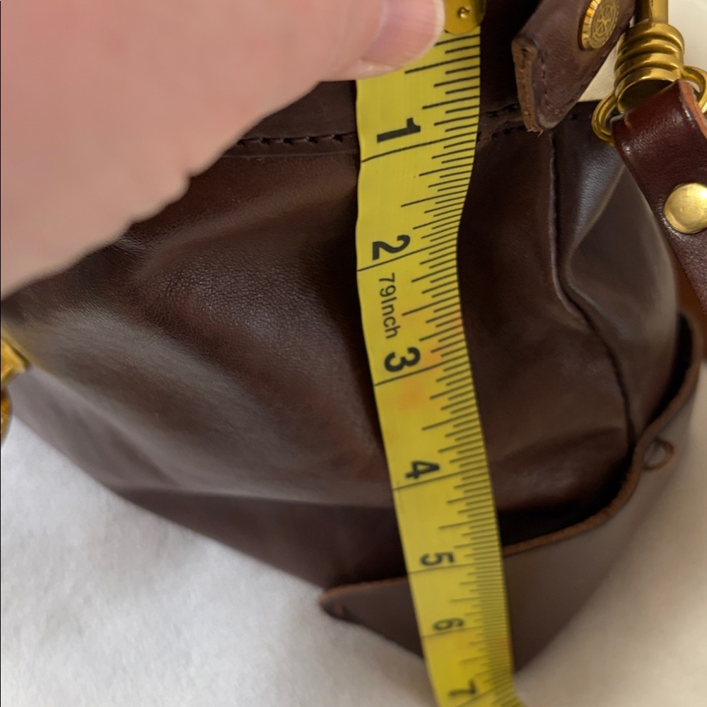 Old Trend Gypsy Soul Leather Crossbody Bag - Picture 16 of 17